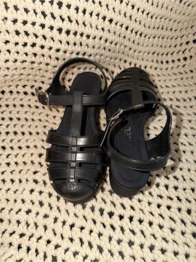 CHANEL Black Leather T-Strap Sandals with CC Logo